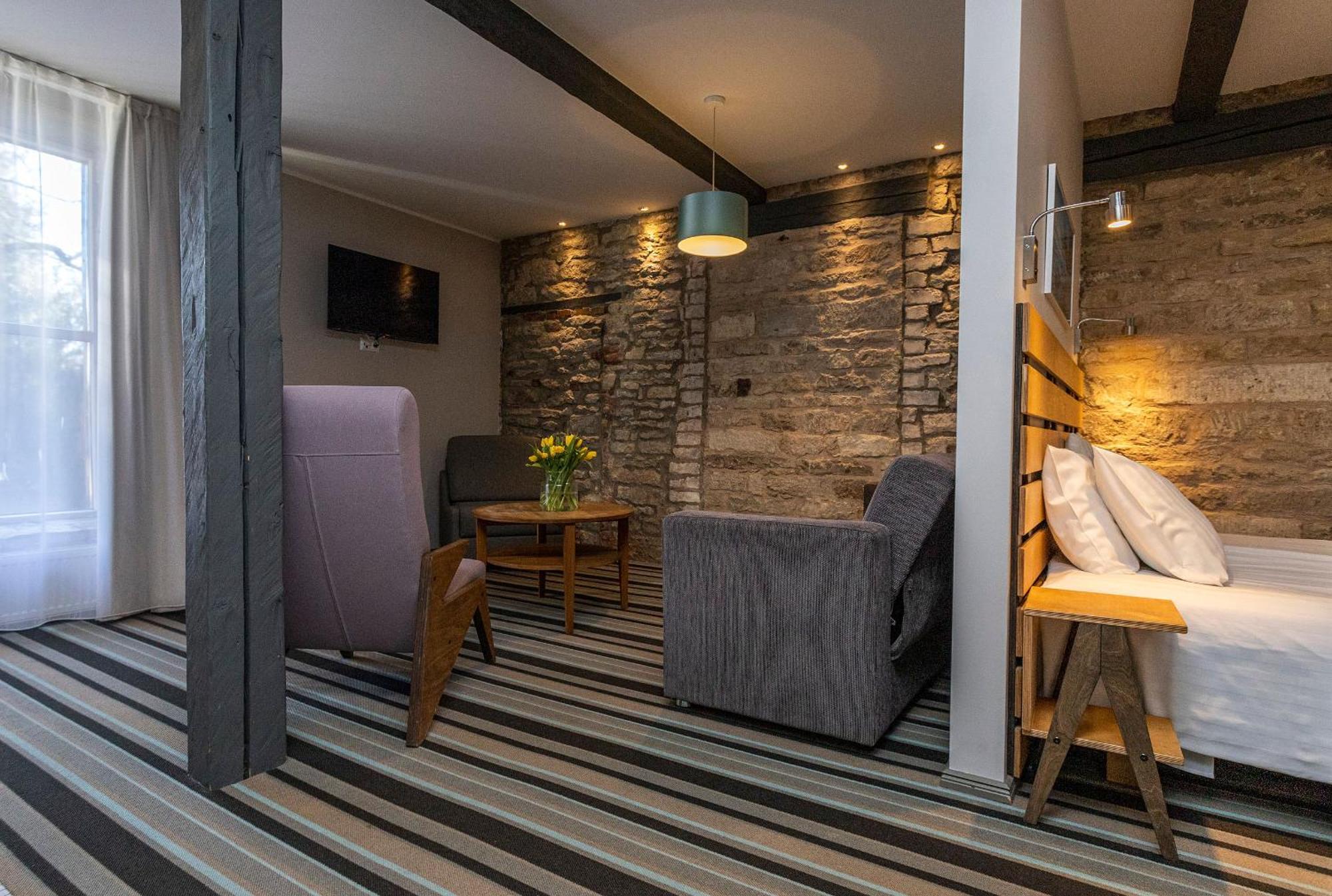 Johan Design & Spa Hotel Kuressaare Ngoại thất bức ảnh