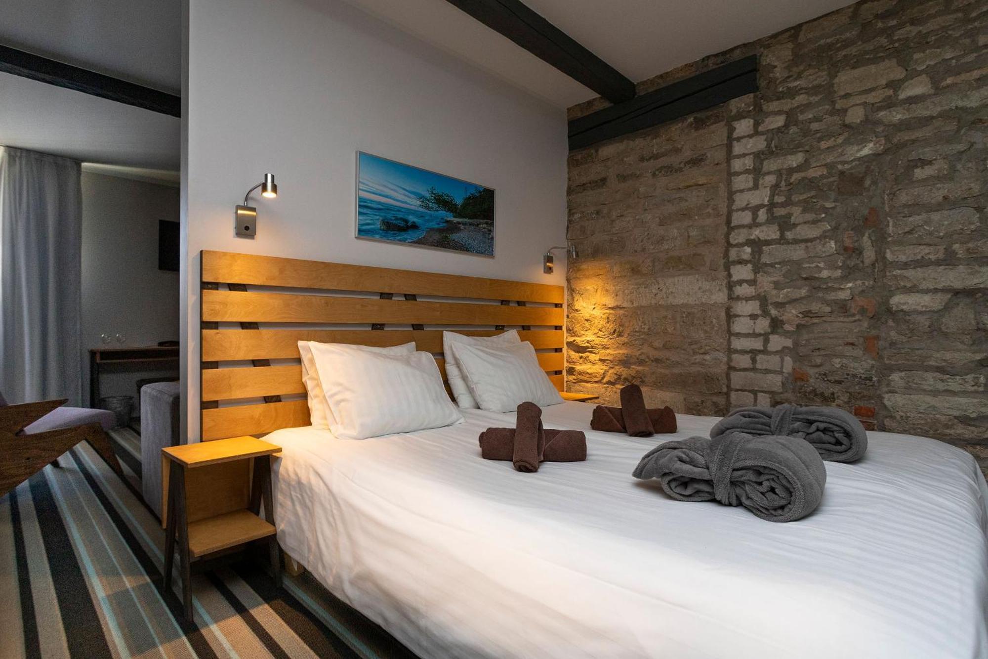 Johan Design & Spa Hotel Kuressaare Ngoại thất bức ảnh